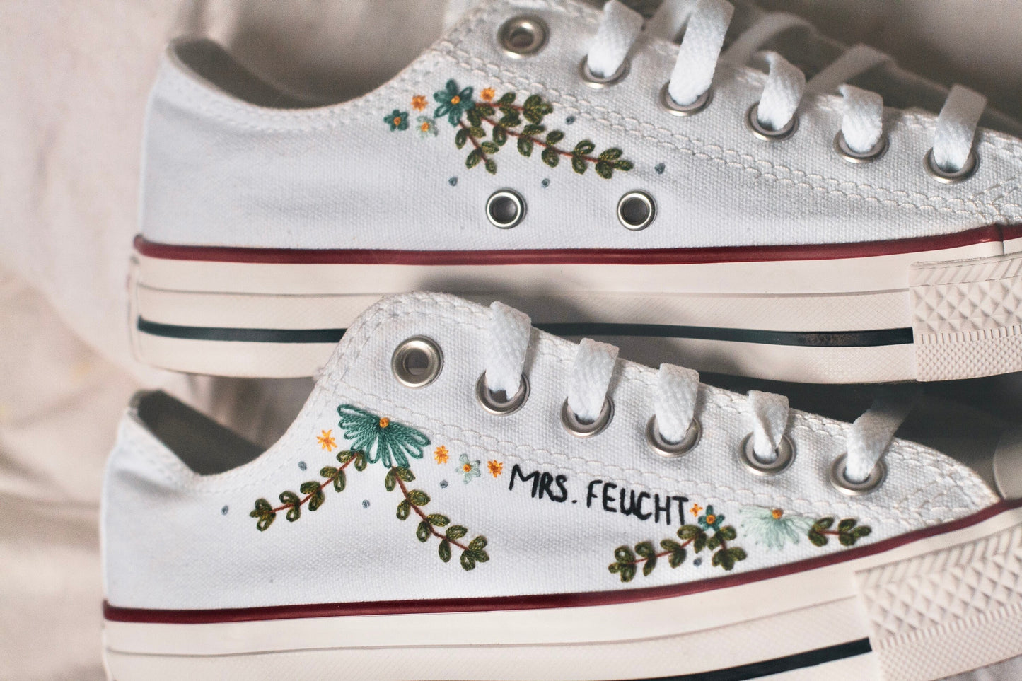 Custom Floral Embroidered Bridal Low-top Sneakers
