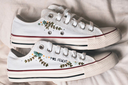 Custom Floral Embroidered Bridal Low-top Sneakers