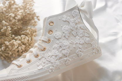 Egret\Lace Pearl Embroidered Leather Bridal Sneakers