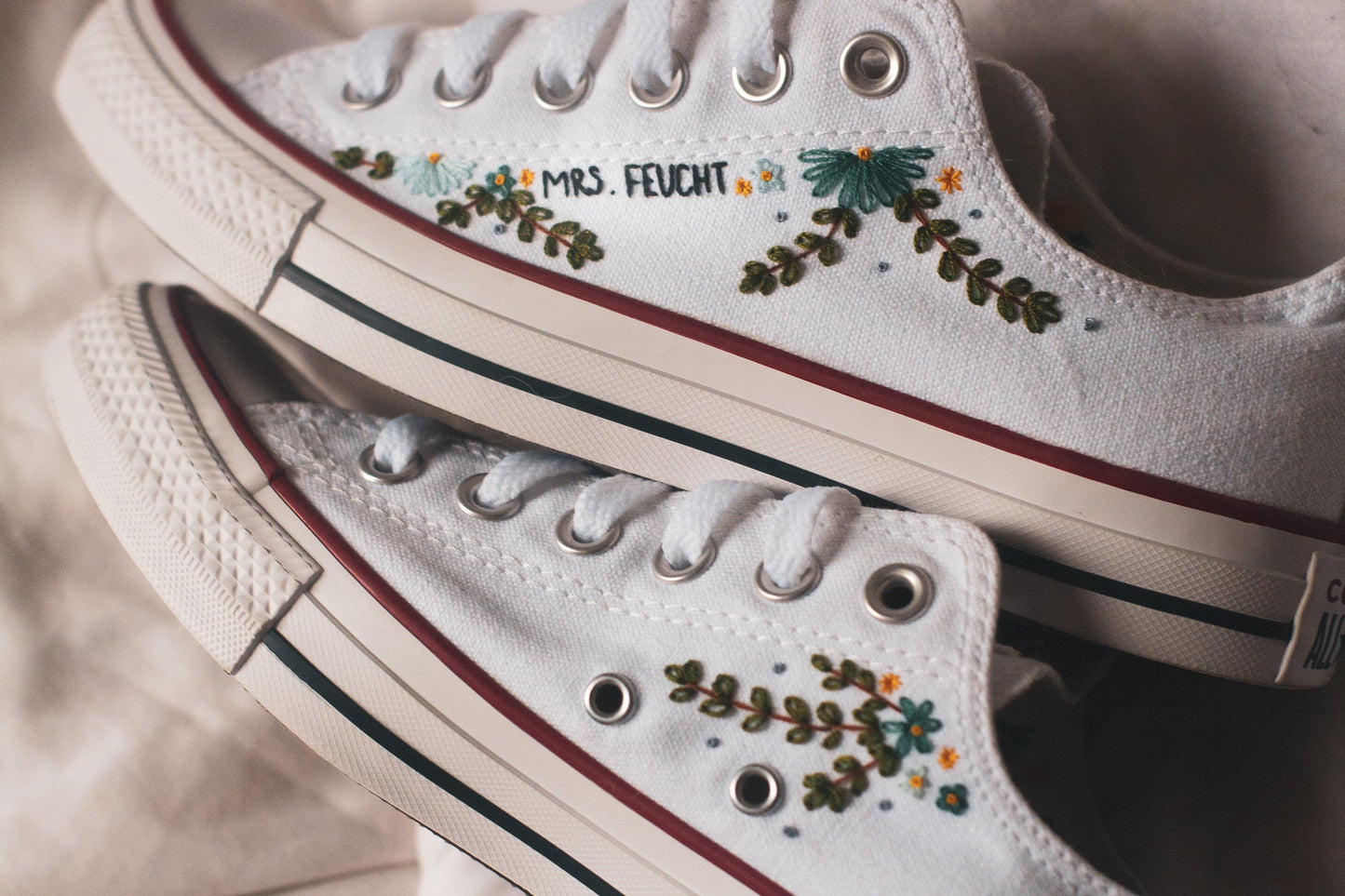 Custom Floral Embroidered Bridal Low-top Sneakers