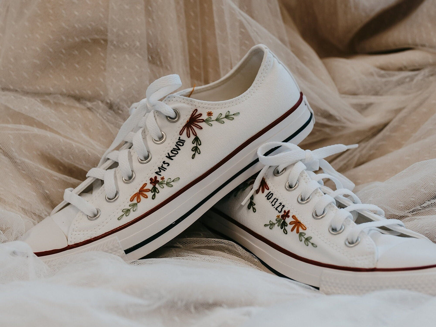 Custom Floral Embroidered Bridal Low-top Sneakers